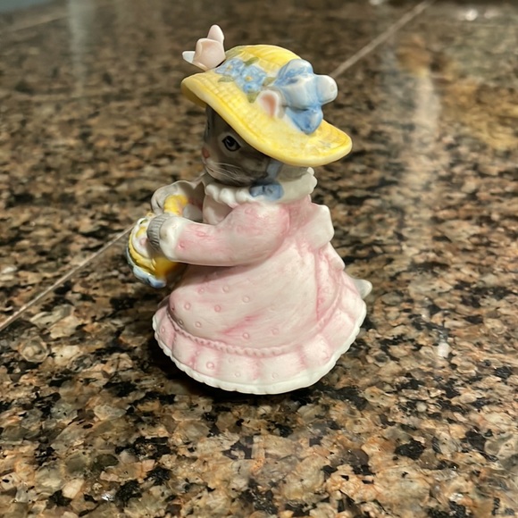 1985 RARE VINTAGE KITTY CUCUMBER PRISCILLA IN EASTER DRESS WITH BASKET OF EGGS - Picture 3 of 7